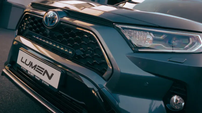 Lumen Toyota Rav4 Plugin-Hybrid grillkit