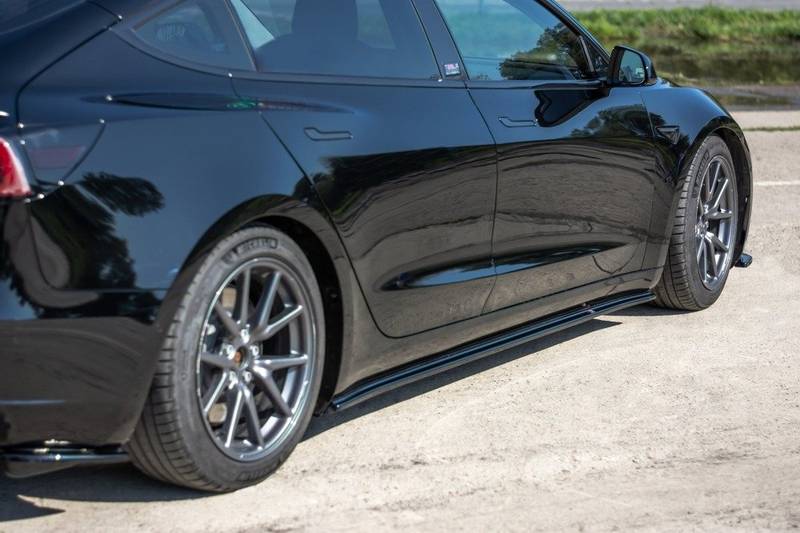 Side skirt Tesla Model 3 - Maxton design