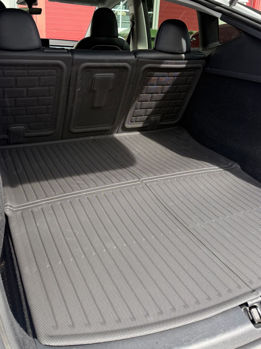 3D trunk foldable all-weather mat for Tesla Model Y