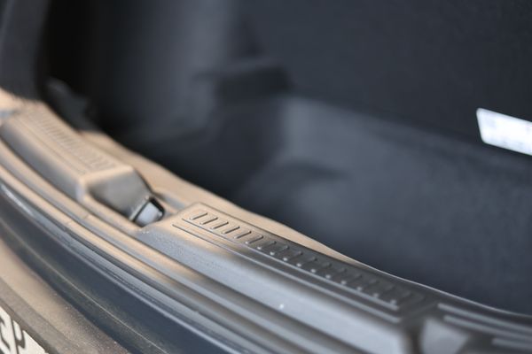 Hovedbilde Beskyttelse Bagasje Terskel - Tesla Model Y Juniper