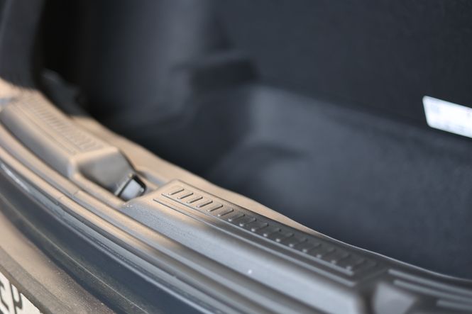 Hovedbilde Beskyttelse Bagasje Terskel - Tesla Model Y Juniper