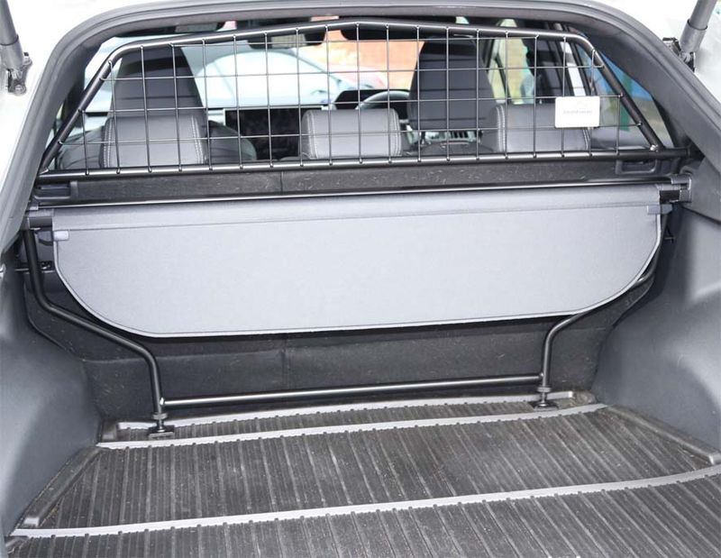 Dog/luggage guard - Toyota Bz4X