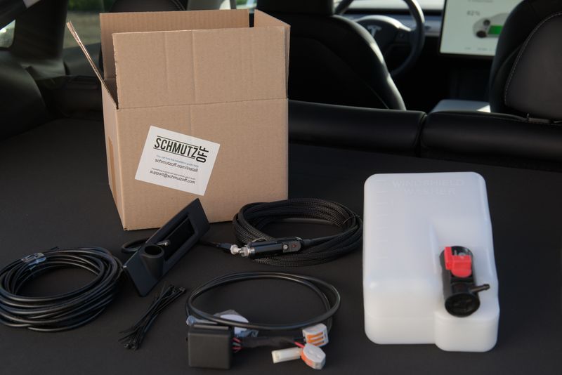 Rear view camera washing system - Tesla Model Y - Schmutzoff