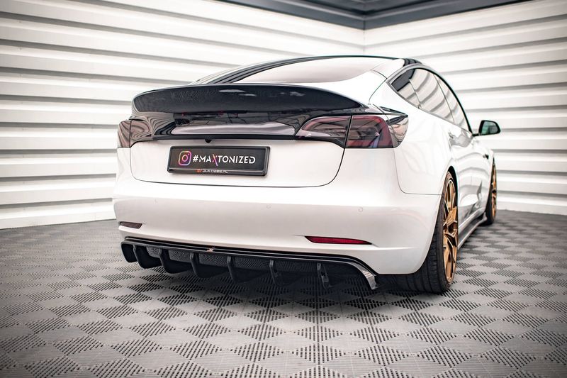 Rear diffuser V.2 - Tesla Model 3 - Maxton Design