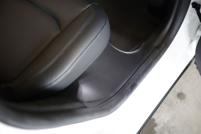 Main Image Step protection rear. - Tesla Model Y