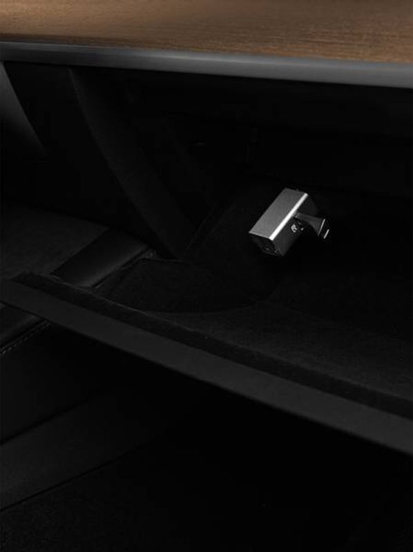 Jowua 3-ports USB Dashcam hub Tesla model 3 & Y